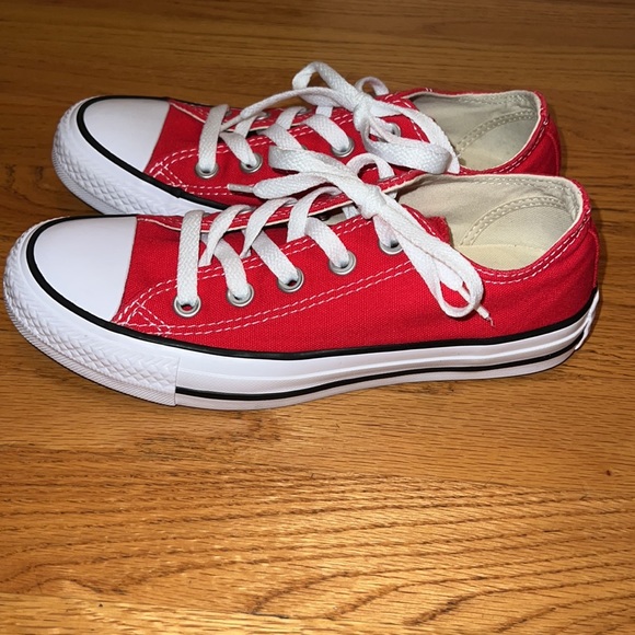 Red Converse - Picture 4 of 6
